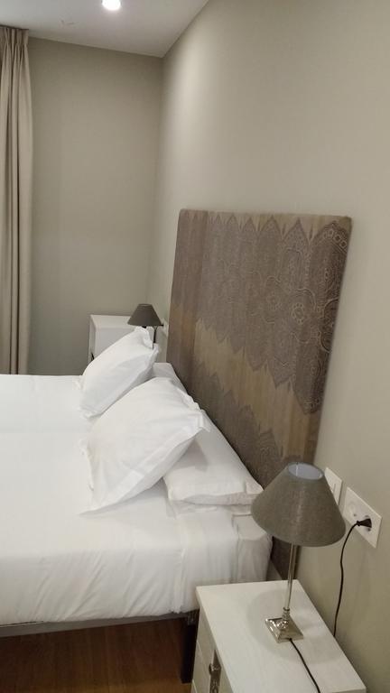 Los Amigos Vip Rooms マドリード エクステリア 写真